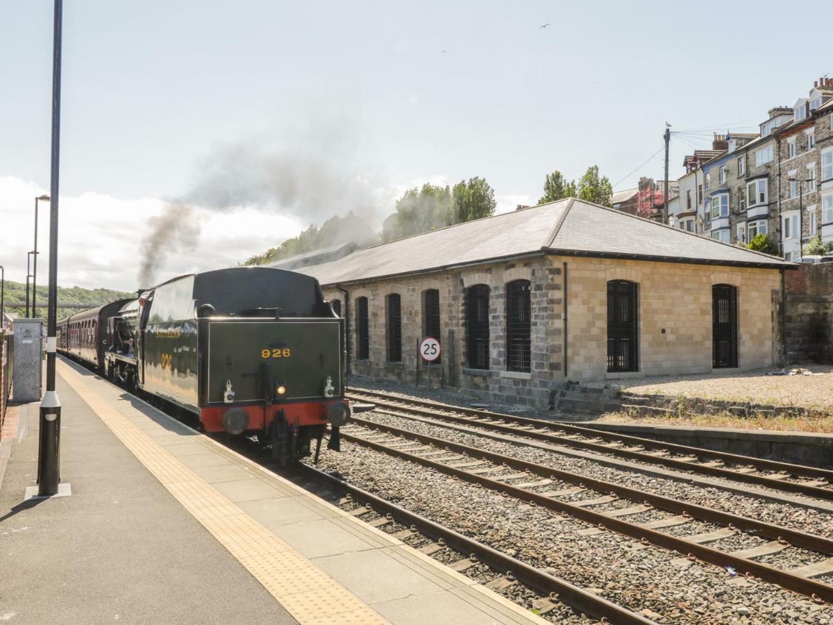 Ferienwohnung Blue Peter Engine Shed Whitby Exterior foto
